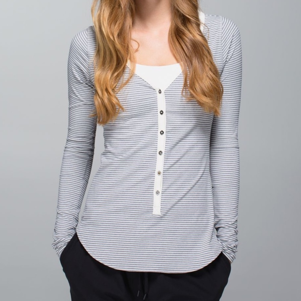 Lululemon Long Sleeve Awesoma Henley Striped Size 6 EUC.